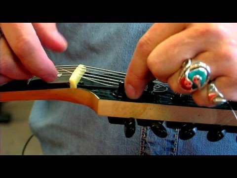 Electric Guitars : How to Change Electric Guitar Strings