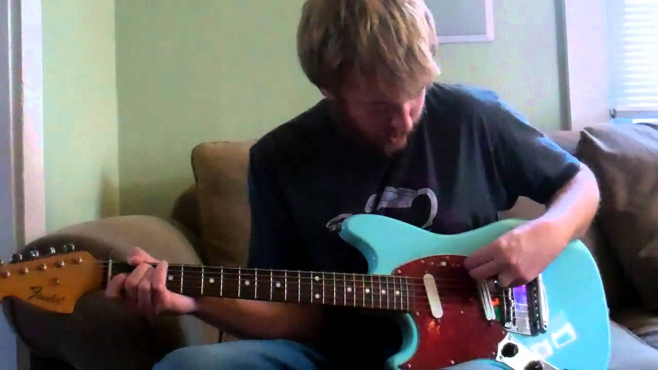Joe Brewer reviews: 1969 reissue left handed Fender Mustang guitar